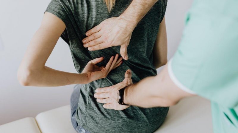 Kom af med dine rygsmerter – besøg din Kiropraktor