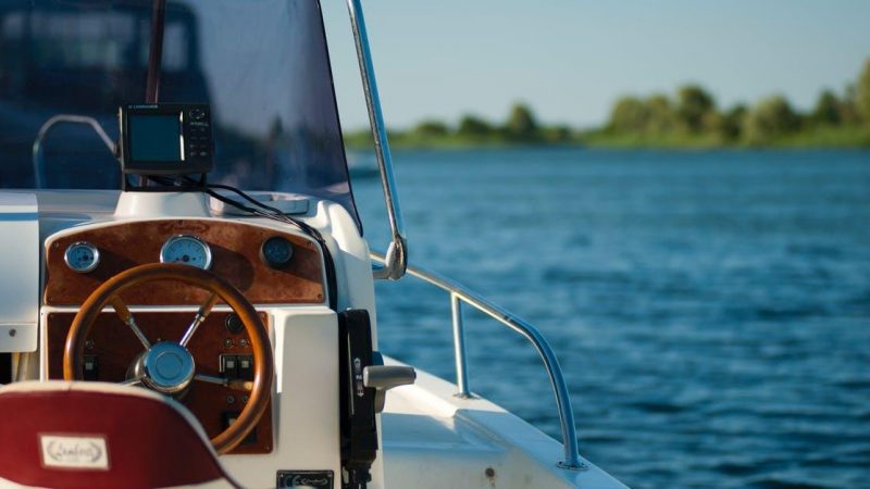Sådan vedligeholder du din båd: Tips til indvendig og udvendig vedligeholdelse